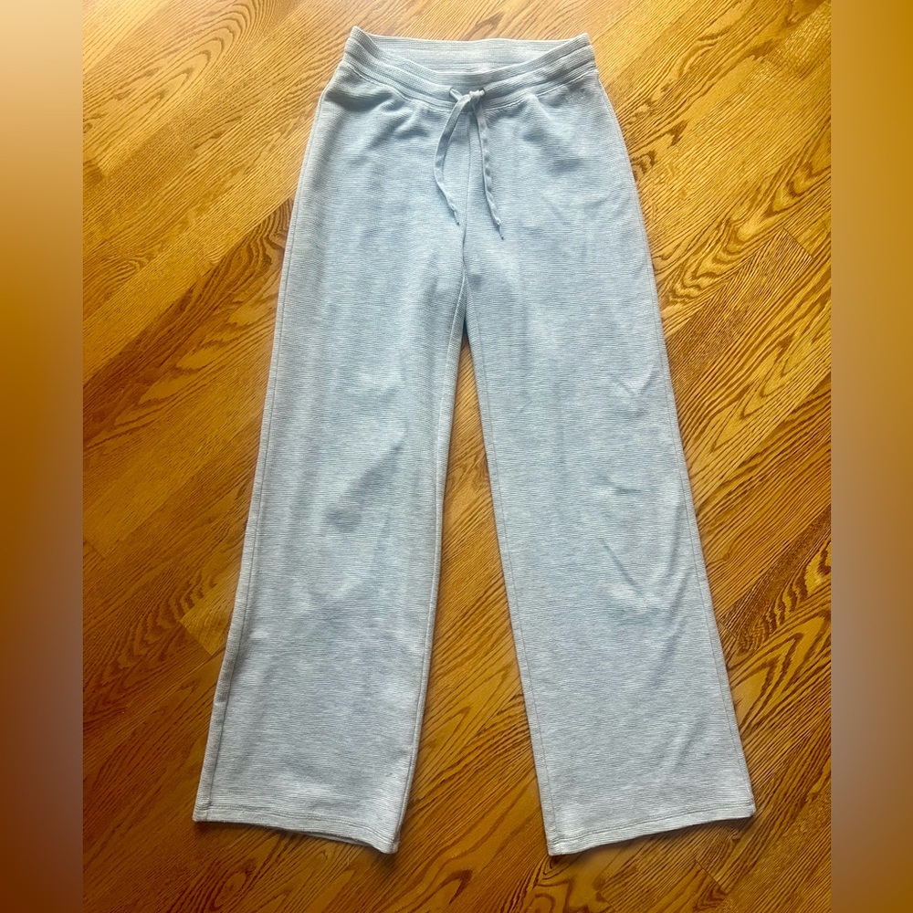 Aritzia TNA Pants Size XS